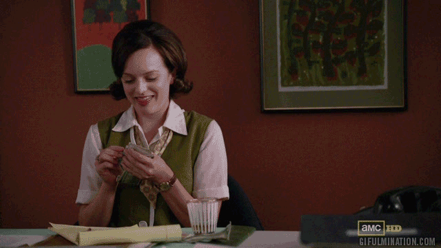 PEGGY-COUNTING-MONEY