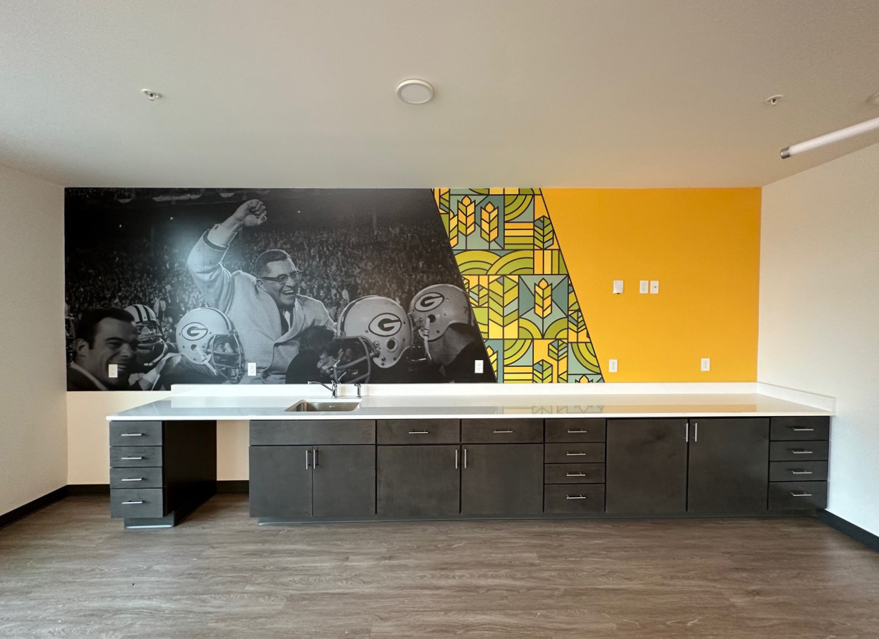 Wall graphic with historic Packers photo